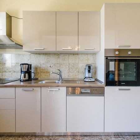 Apartments With A Parking Space Kastel Kambelovac, Kastela - 15480 Ngoại thất bức ảnh