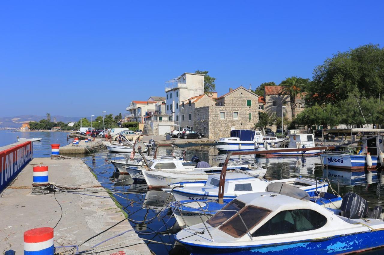 Apartments With A Parking Space Kastel Kambelovac, Kastela - 15480 Ngoại thất bức ảnh