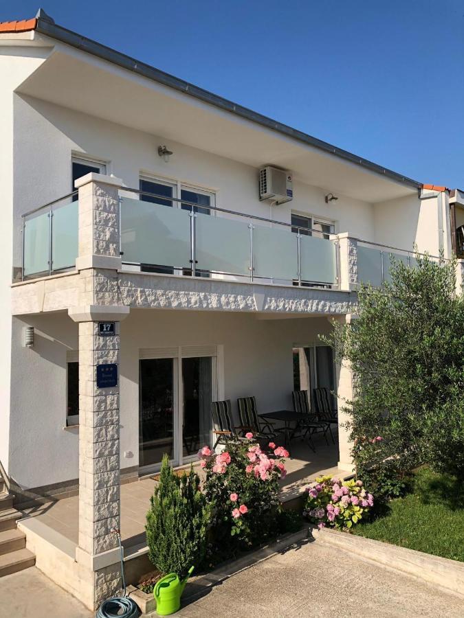 Apartments With A Parking Space Kastel Kambelovac, Kastela - 15480 Ngoại thất bức ảnh