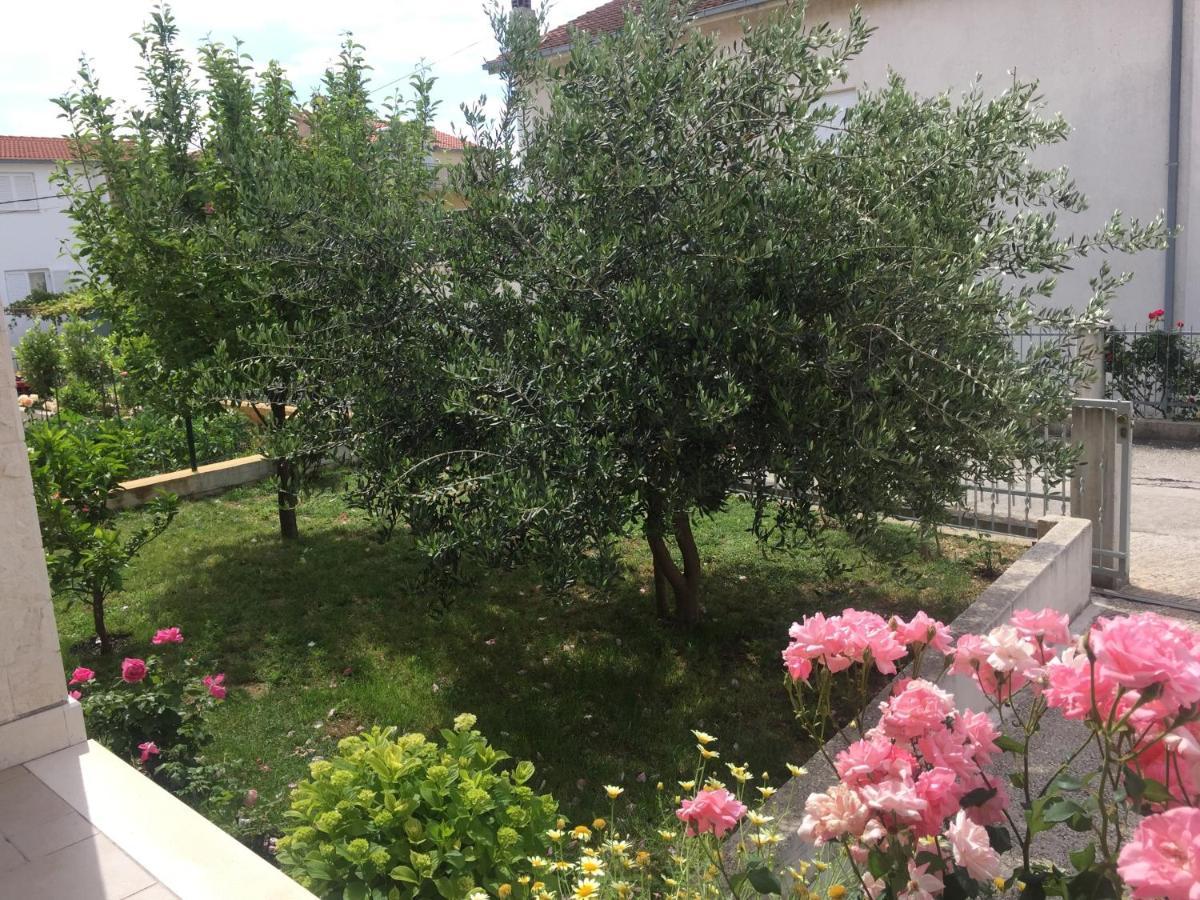 Apartments With A Parking Space Kastel Kambelovac, Kastela - 15480 Ngoại thất bức ảnh