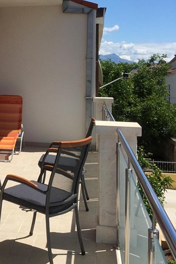 Apartments With A Parking Space Kastel Kambelovac, Kastela - 15480 Ngoại thất bức ảnh